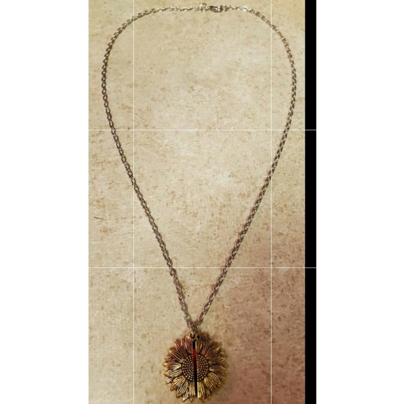 New sunflower ladybug locket necklace - Picture 2 of 2